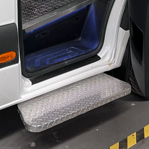 Estribo Uso rudo Corto